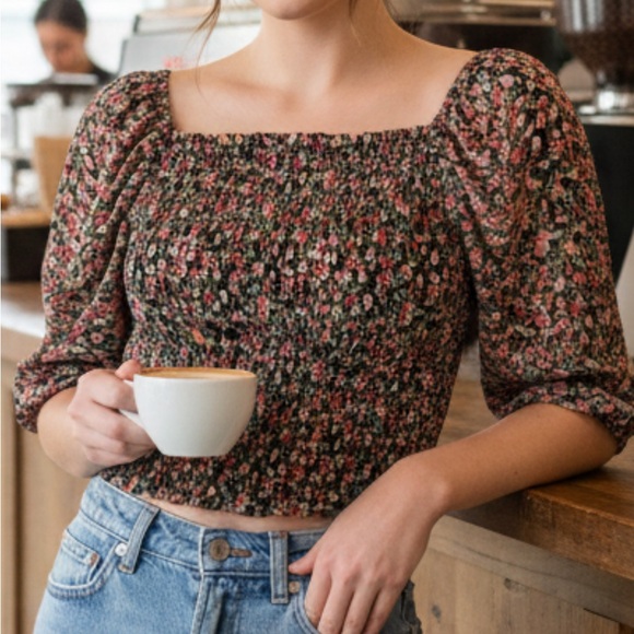 BB Dakota Sz XS Multicolor Floral Smocked Crop Top Elbow Length Puff Sleeves - Picture 2 of 8